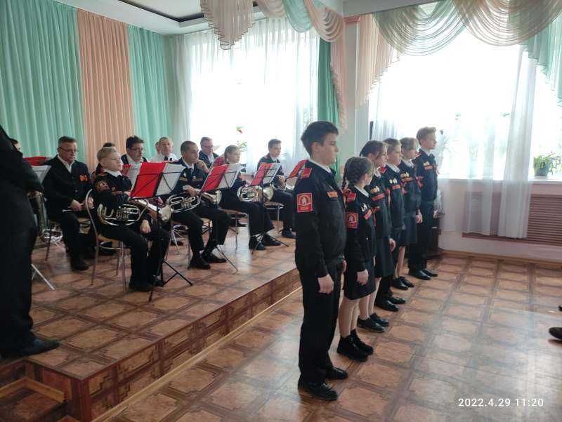 Праздничный концерт для ветеранов и беженцев из ЛНР и ДНР от учащихся ГБОУ « Нижегородская Кадетская школа»