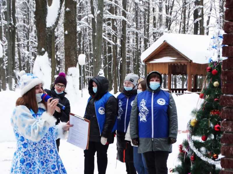 Поздравление от волонтеров с Новым годом и Рождеством Христовым.